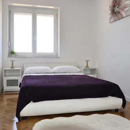 Mate Balote 54 Apartman