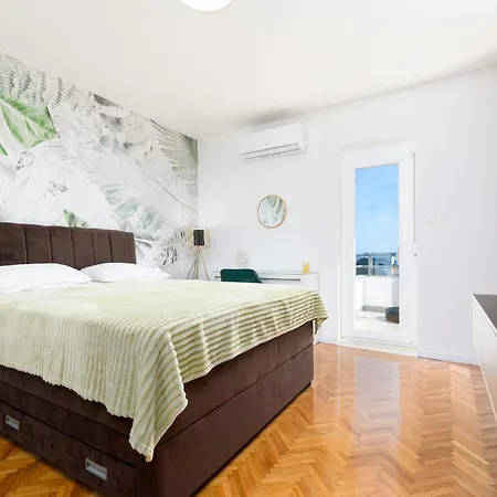 Daire Mate Balote 54 Krk Town