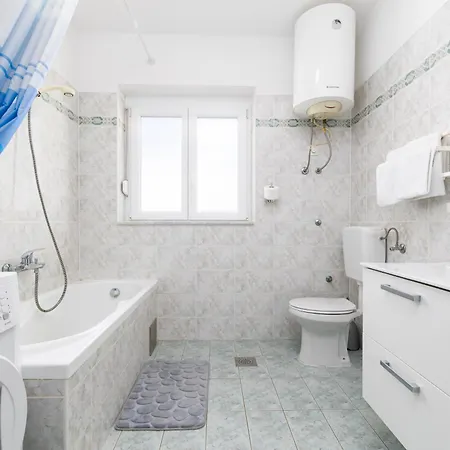 Mate Balote 54 Daire Krk Town