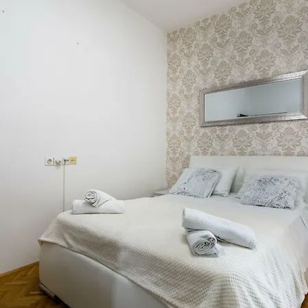 Daire Mate Balote 54 Krk Town