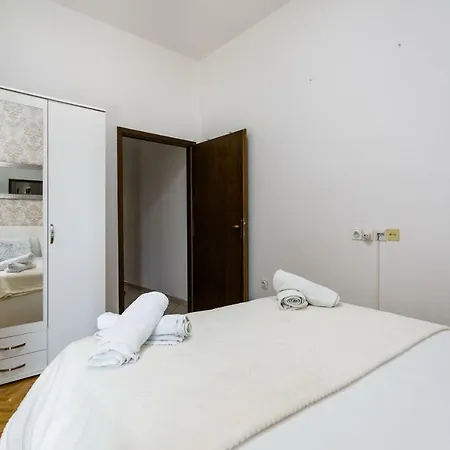 Daire Mate Balote 54 Krk Town